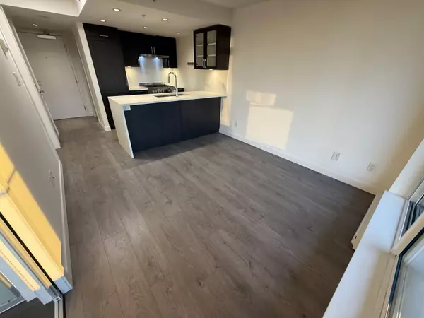 Vancouver, BC V5R 2P9,5665 Boundary RD #907