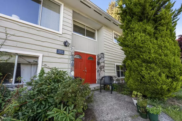 Gibsons, BC V0N 1V9,707 Crucil RD