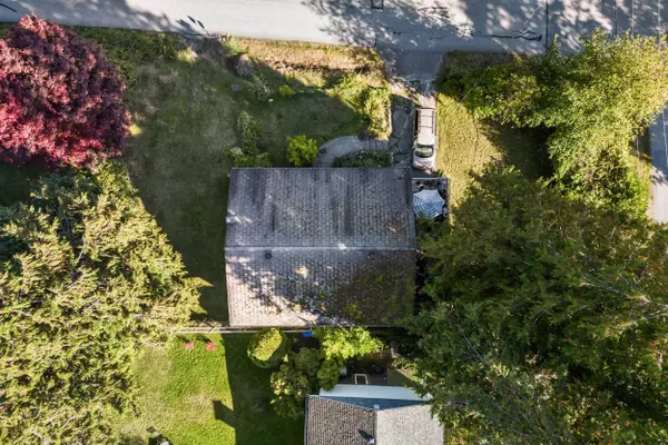 Gibsons, BC V0N 1V9,707 Crucil RD