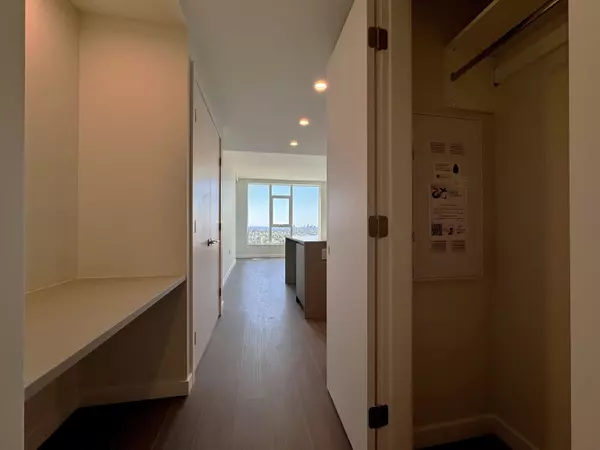 Burnaby, BC V5C 0N7,2186 Gilmore AVE #3609