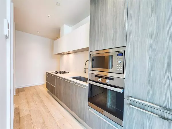 Vancouver, BC V6G 0B1,1221 Bidwell ST #1006