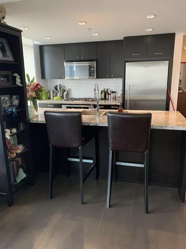 White Rock, BC V4B 0A9,1455 George ST