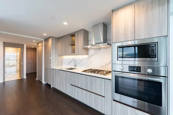 Burnaby, BC V5C 0N2,4890 Lougheed HWY #3307