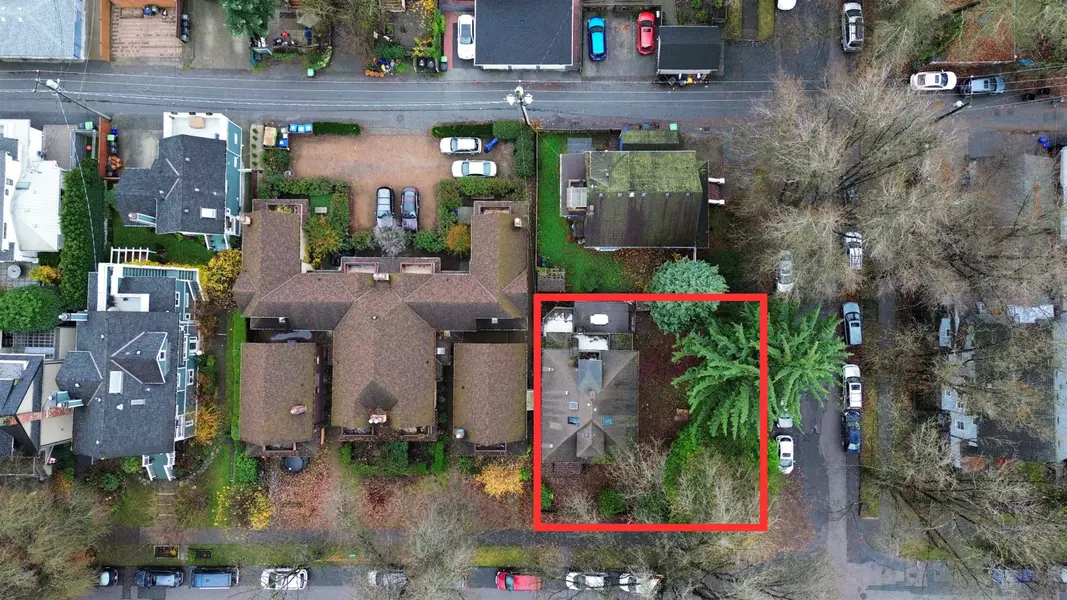 174 W 11th AVE, Vancouver, BC V5Y 1S7