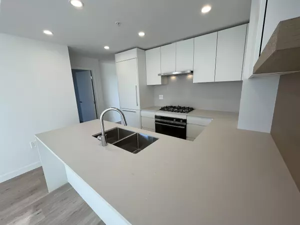 Burnaby, BC V5C 4B3,2181 Madison RD #15FL 2N2