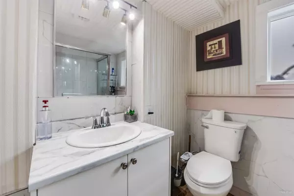 13553 84 AVE Surrey, BC V3W 3H3