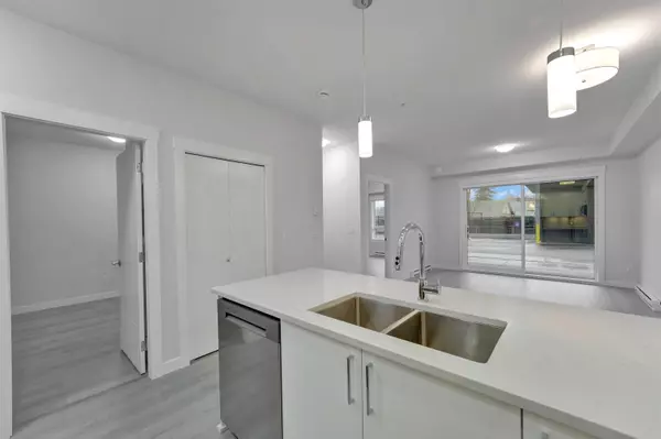 Abbotsford, BC V0V 0V0,33886 Pine ST #104