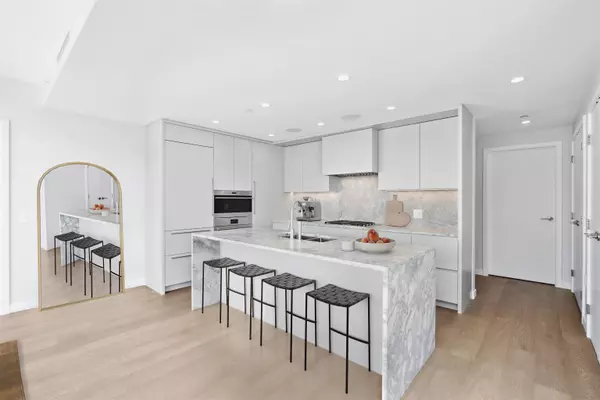 7433 Cambie ST #2106, Vancouver, BC V6P 0J8