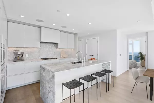 Vancouver, BC V6P 0J8,7433 Cambie ST #2106