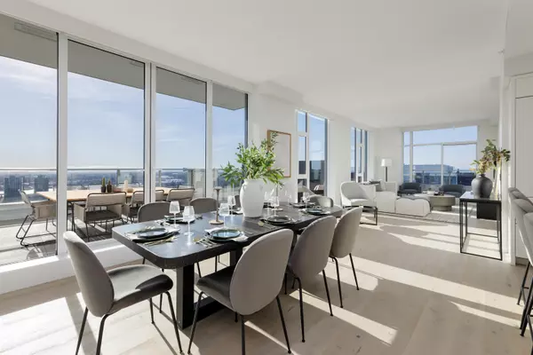 Vancouver, BC V6P 0J8,7433 Cambie ST #2702