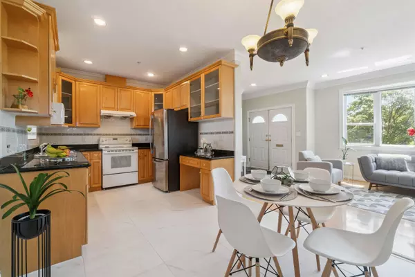 Vancouver, BC V6P 2T3,1303 W 67th AVE