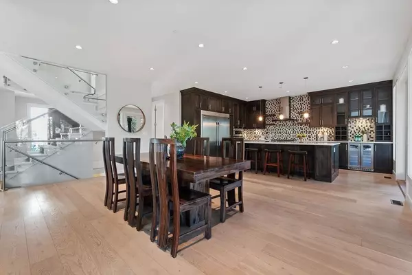 Maple Ridge, BC V2X 4K4,23376 124th AVE