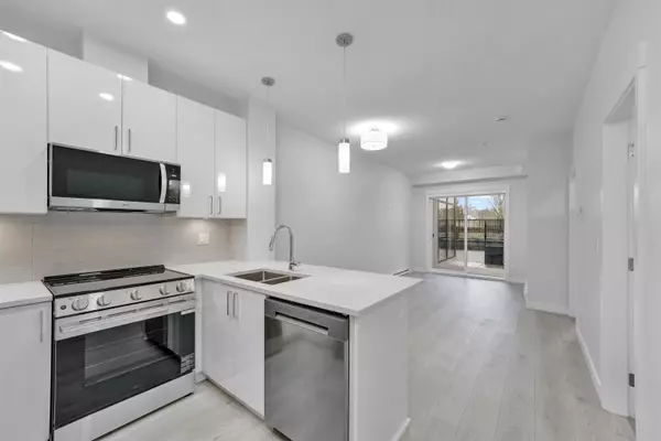 Abbotsford, BC V2S 0N9,33886 Pine ST #100