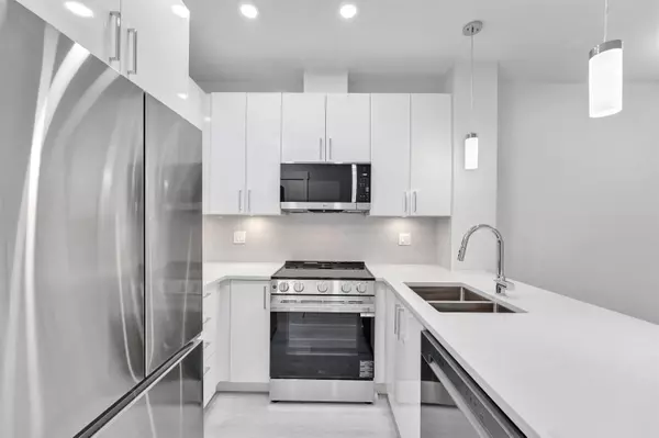 Abbotsford, BC V2S 0N9,33886 Pine ST #100