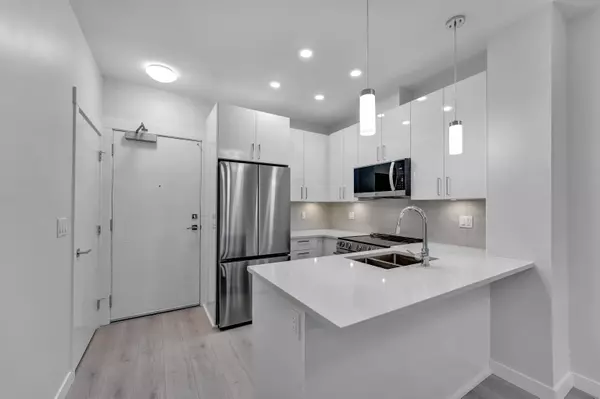 Abbotsford, BC V2S 0N9,33886 Pine ST #100