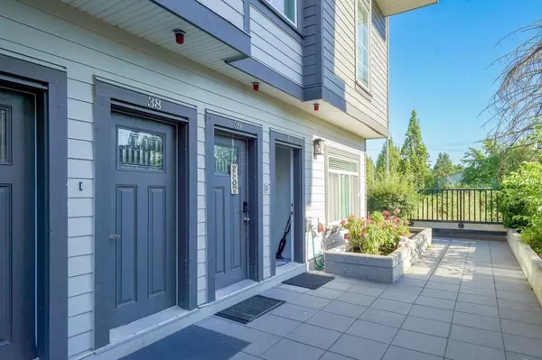 Surrey, BC V3W 1K8,7247 140 ST #38