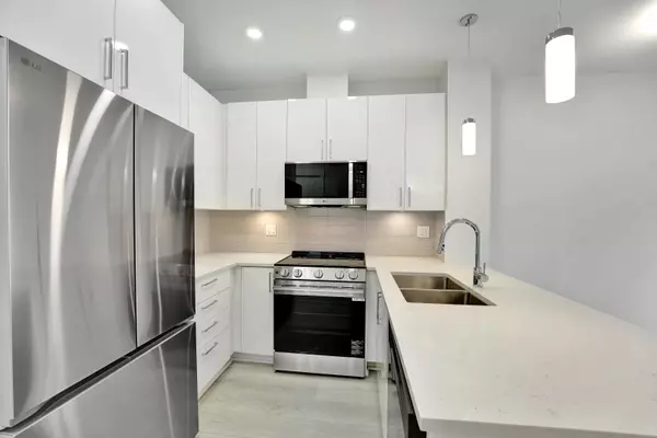 Abbotsford, BC V0V 0V0,33886 Pine ST #508