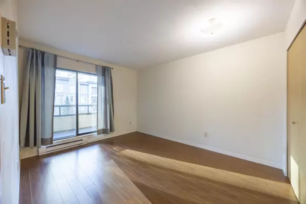 Surrey, BC V3T 5J7,13344 102a AVE #309