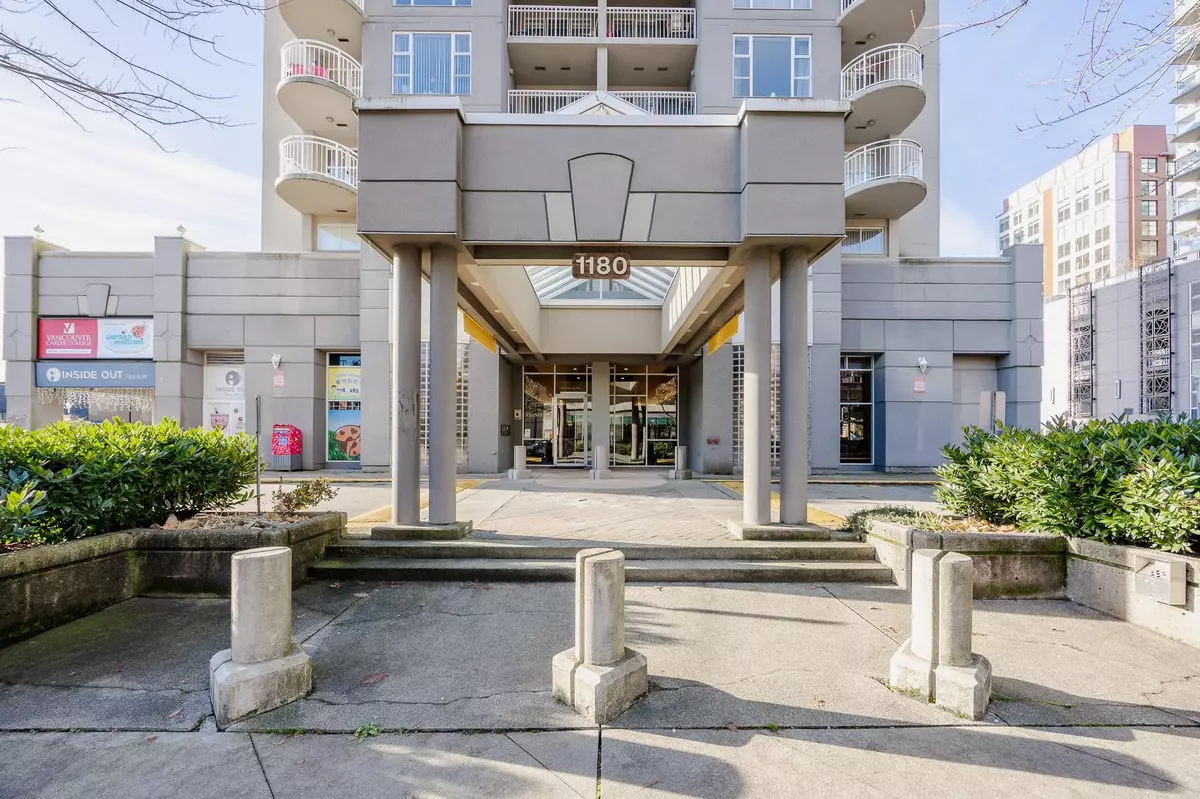 Coquitlam, BC V3B 7L2,1180 Pinetree WAY #PH1