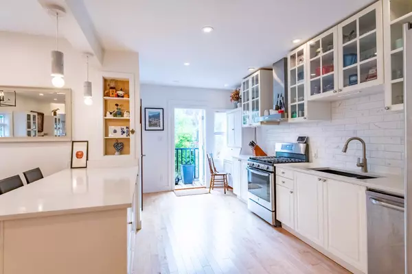 2238 Stephens ST Vancouver, BC V6K 3W6