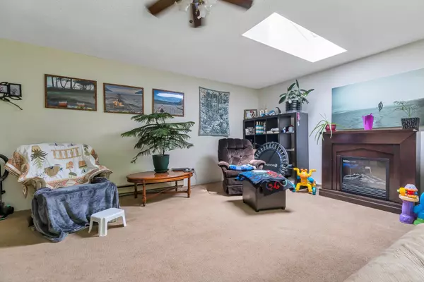 Surrey, BC V4A 2C5,12587 23 AVE