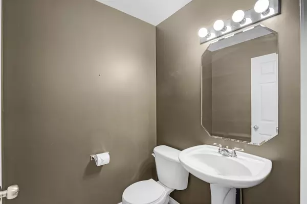 Surrey, BC V4N 5G3,8737 161 ST #63