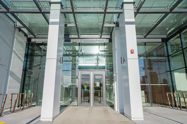 Surrey, BC V3T 0X2,13675 107a ST #402