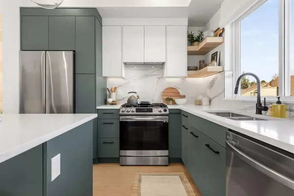 Surrey, BC V3S 0B7,19330 Fairway DR #28