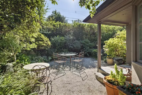 Vancouver, BC V6R 3V3,2533 Wallace CRES