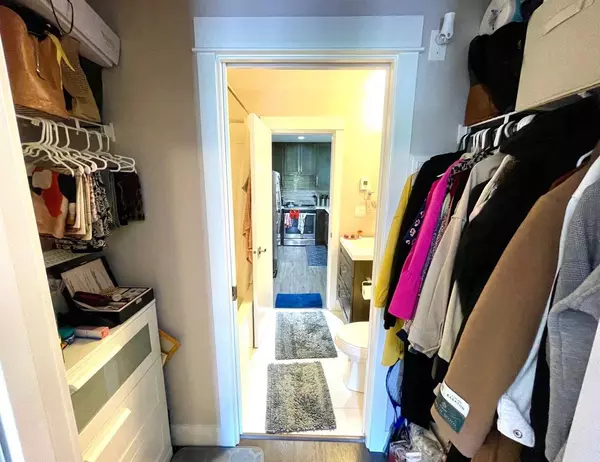 Port Coquitlam, BC V3C 0E4,2495 Wilson AVE #203