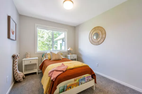 1833 165a ST #124 Surrey, BC V3Z 9N3