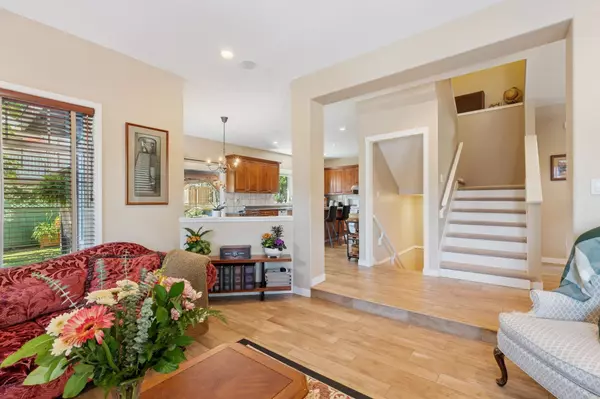 Coquitlam, BC V3E 3N3,2172 Parkway BLVD