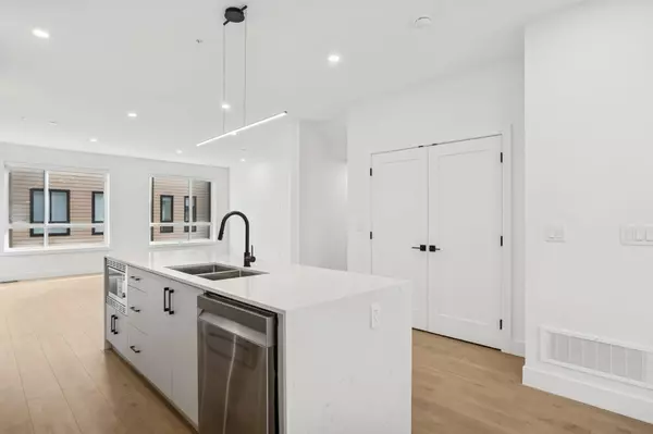 Langley, BC V3A 3X1,19667 55a AVE #3