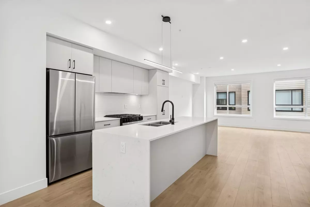 Langley, BC V3A 3X1,19667 55a AVE #3