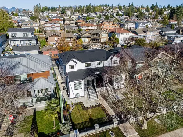 Burnaby, BC V5B 1X8,4917 Venables ST