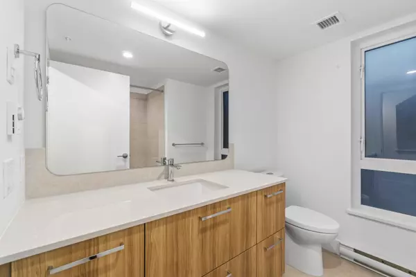 North Vancouver, BC V7J 0G3,2320 Emery CT #107