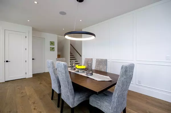 1028 Calverhall ST North Vancouver, BC V7L 1Y3