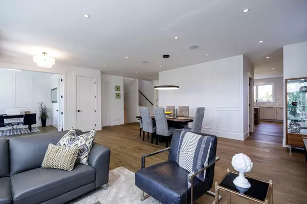 1028 Calverhall ST North Vancouver, BC V7L 1Y3