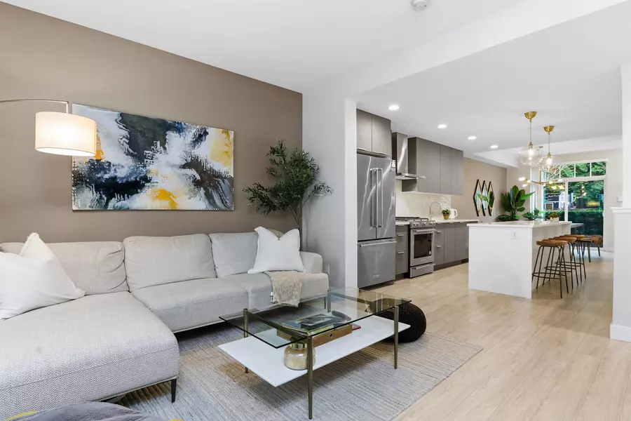 2126 St Johns Street ST, Port Moody, BC V3H 0J5