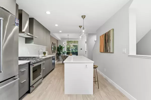 Port Moody, BC V3H 0J5,2126 St Johns Street ST