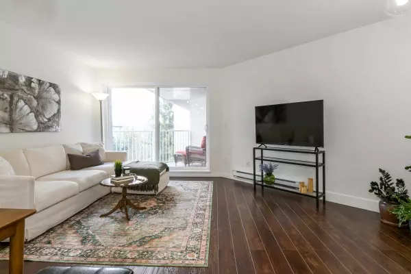 Langley, BC V3A 1P8,5465 201 ST #401