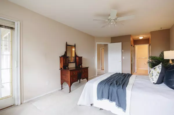 Langley, BC V1M 2L1,20381 96 AVE #305