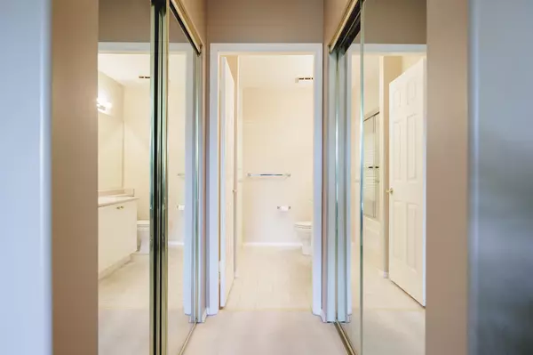 Langley, BC V1M 2L1,20381 96 AVE #305