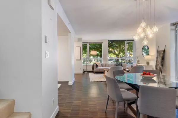 188 Chesterfield AVE North Vancouver, BC V7M 0A4