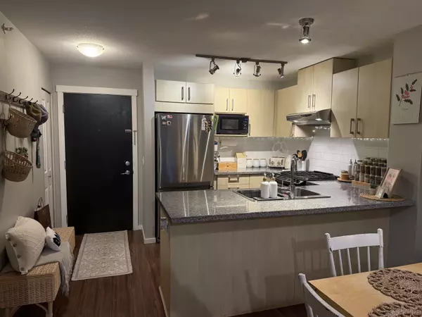 Coquitlam, BC V3E 0B9,3178 Dayanee Springs BLVD #501