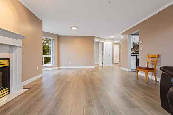 Abbotsford, BC V2T 2E8,32120 Mt Waddington AVE #206