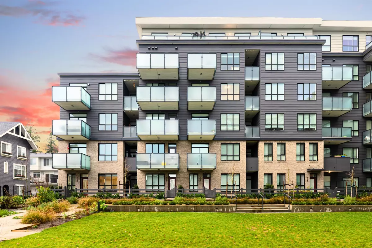 Surrey, BC V4N 6W6,15738 85 AVE #115