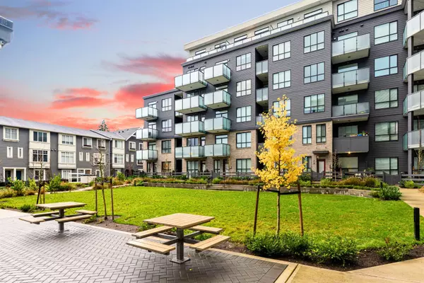 Surrey, BC V4N 6W6,15738 85 AVE #115