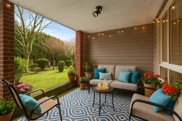 Surrey, BC V4A 4P1,2167 152 ST #107