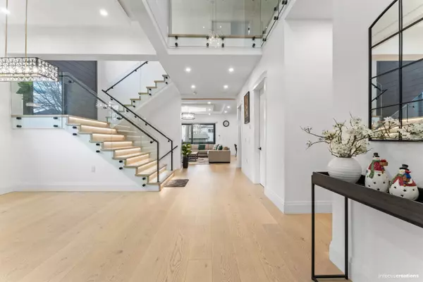 Surrey, BC V3W 6V6,7555 140a ST